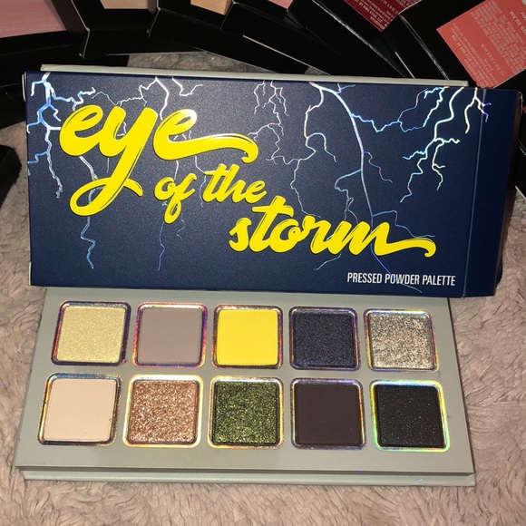 KYLIE EYE OF THE STORM PALETTE NWT - Picture 3 of 4